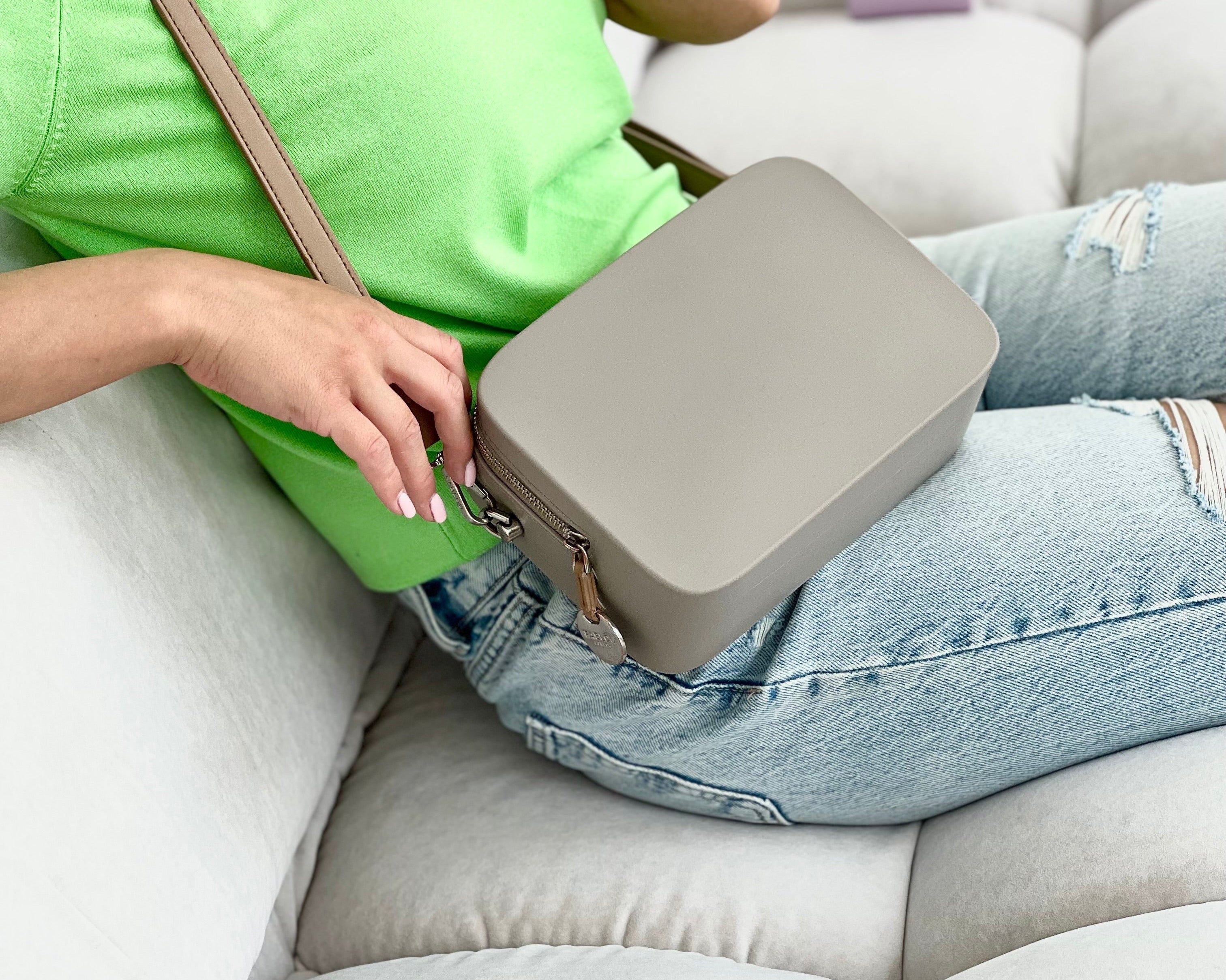 Meet Chelsea: The Bag That’s as Polished as You Are
